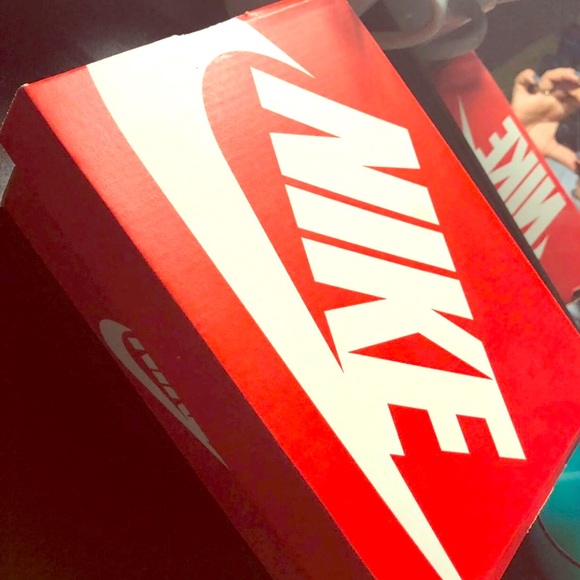 Nike shoes size 9c - Picture 1 of 4